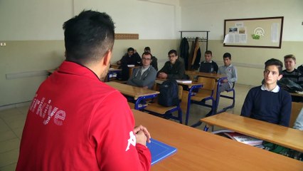 Şampiyon boksör, öğrencilerine spor sevgisi aşılıyor - KASTAMONU