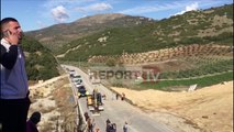 Masivi i gurëve bllokon aksin Levan-Tepelenë, qarkullimi devijohet nga rruga e vjetër e Ballshit