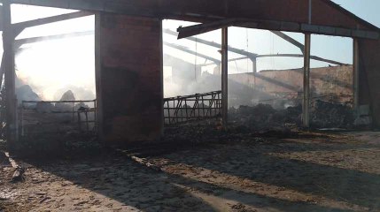 Incendie dans un manège à Masnuy Saint Jean.Video Eric Ghislain