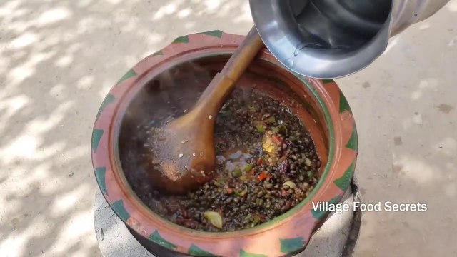 Sabut Mash aur Chawal Recipe - SPLIT BLACK GRAM LENTILS - Village Food Secrets