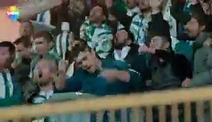 Çarpışma dizisinde Kıvanç Tatlıtuğ'un üçlüsü sosyal medyayı salladı