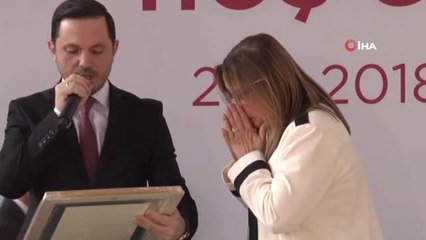 Ticaret Bakanı Babasının 48 Yıl Önce Yazdığı Mektup Okununca Gözyaşlarına Boğuldu