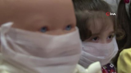 Okul Harçlıklarını Lösemili Kardeşlerine Bağışladılar