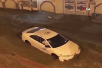 Suudi Arabistan'da 1 Aylık Sel Bilançosu: 35 Ölü