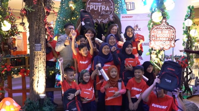 Sunway distributes school supplies to stateless children