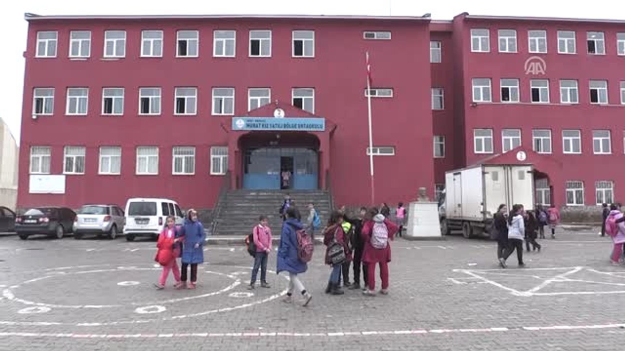 Genç Kardelen"E Öğretmenler Günü Öncesi Doğum Günü Sürprizi