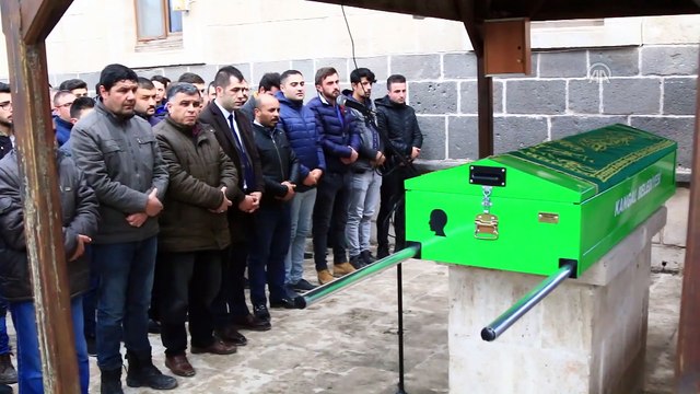 Mesai arkadaşı tarafından öldürülen aşçı Özal Kızak toprağa verildi - SİVAS