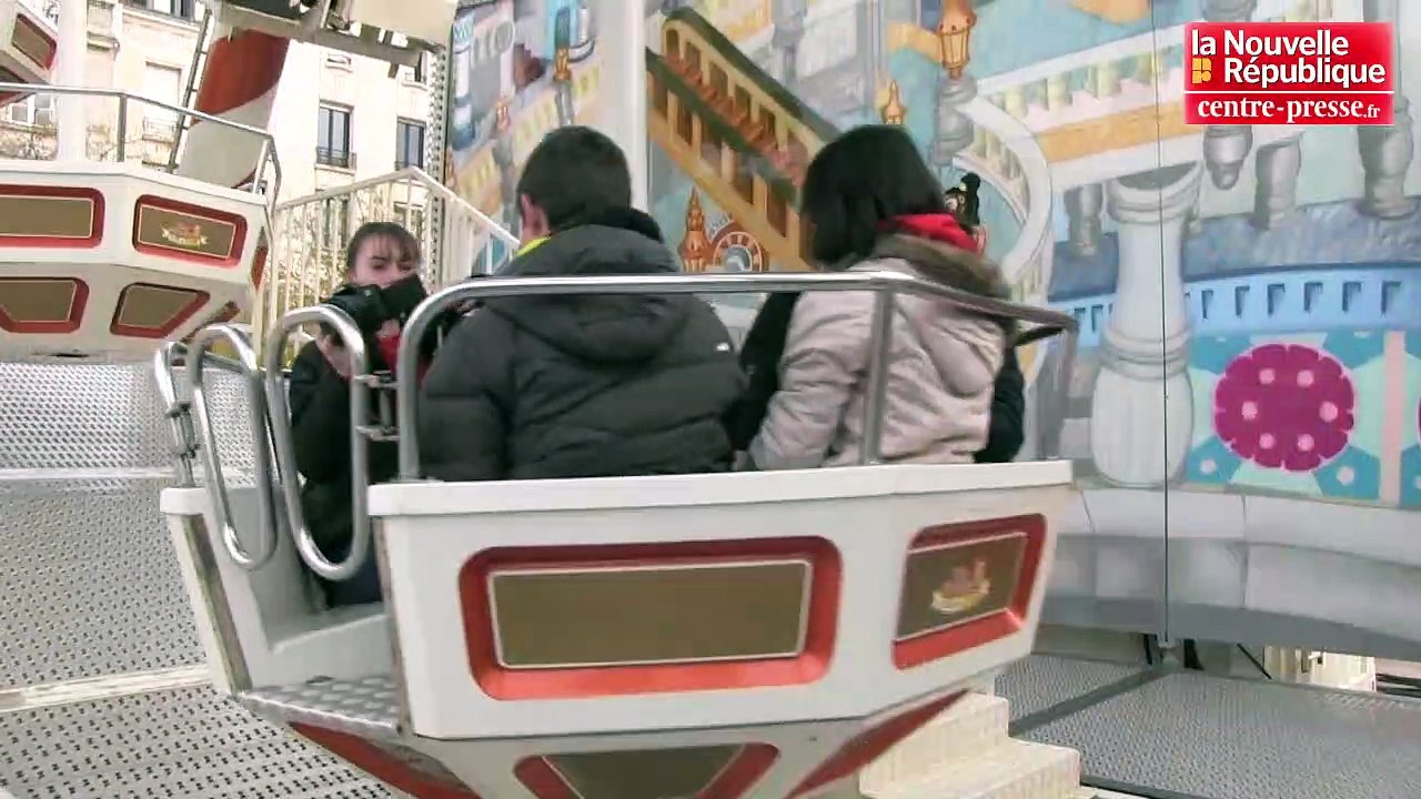 VIDEO. Poitiers : la grande roue ouvre les festivités de Noël