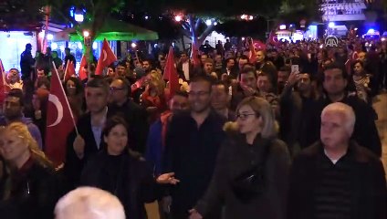 Adana’da öğretmenlerden fener alayı