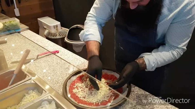 Nouvelle Pizzeria à Namur, Pizza chef. Elle propose des pizzas à base de charbon végétal