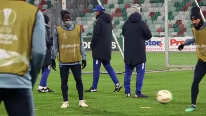 Nuevos contratos para los futbolistas N'Golo Kanté y Sadio Mané