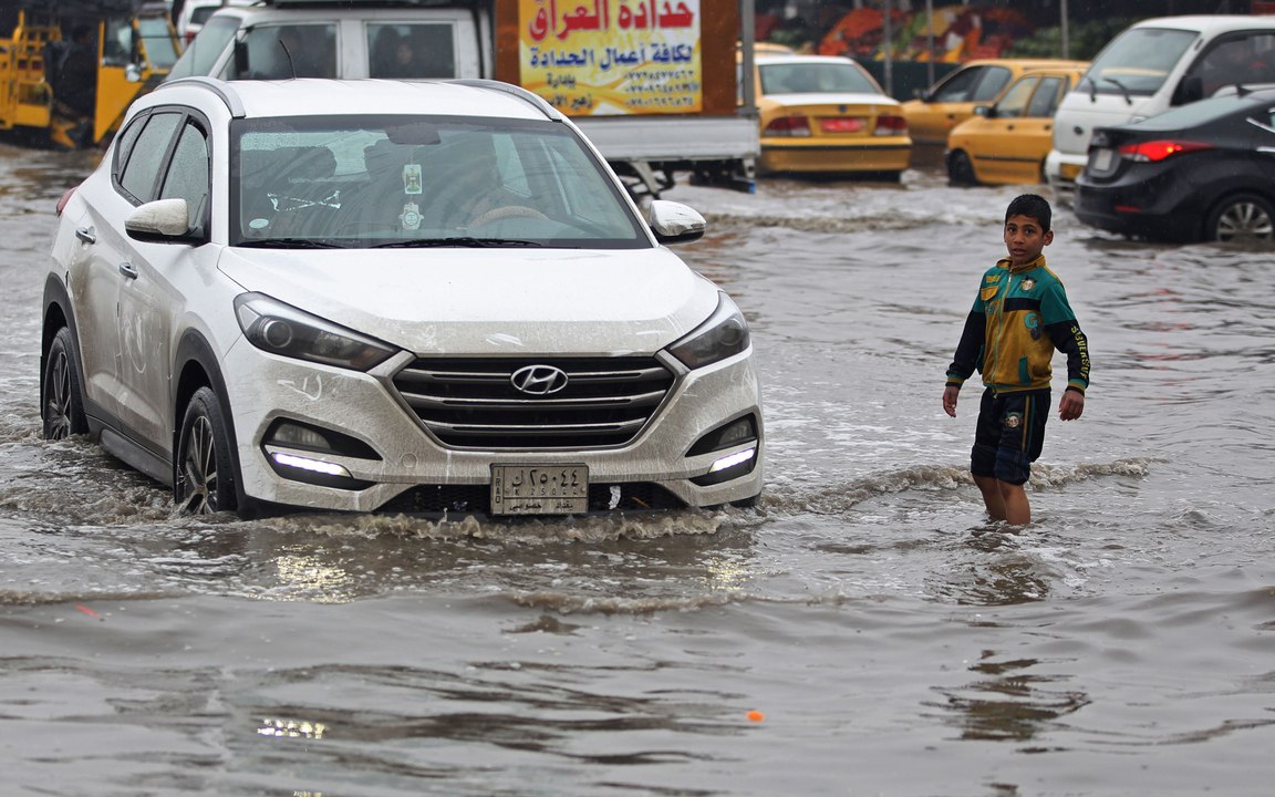 شاهد: كوارث مادية وبشرية بسبب سيول العراق