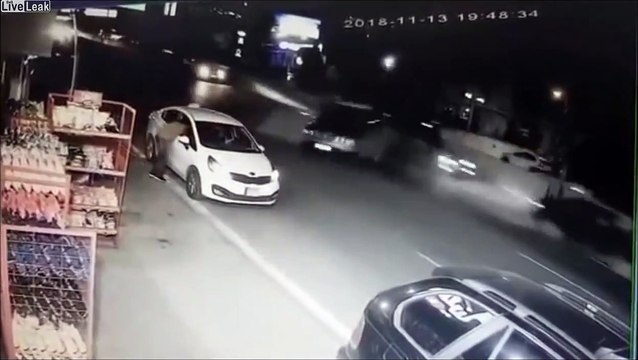 Marche arrière sur l'autoroute pour éviter la police... mauvaise idée !