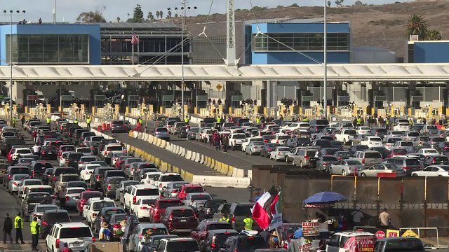 Demostraciones de fuerza de EEUU y migrantes en frontera