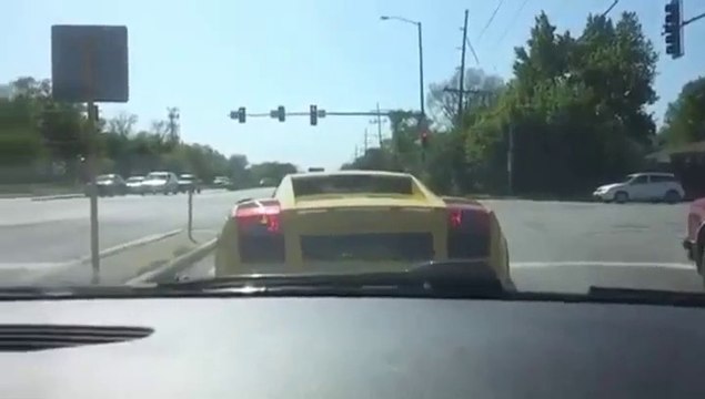 Il sort sa Lamborghini toute neuve mais ne sais pas conduire... FAIL