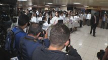 Cuba recibe a grupo de más de 200 médicos repatriados de Brasil
