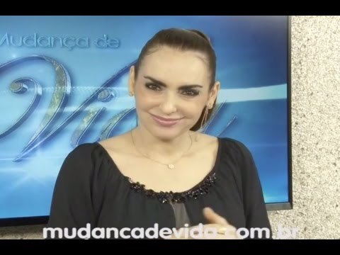 Quem vai confirmar seus passos é Deus, confie Nele - Bispa Cléo