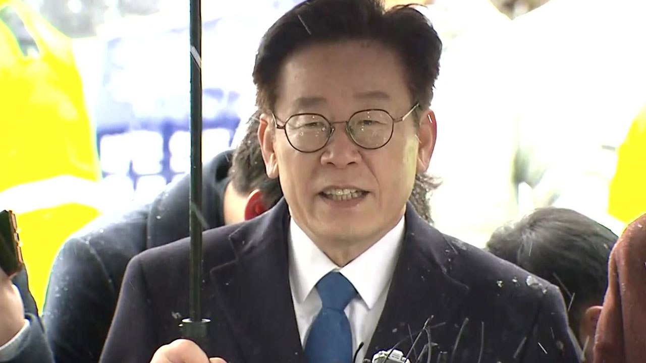 이재명 "친형 입원은 형수가...부당한 공격" 피의자 신분 검찰 출석 / YTN
