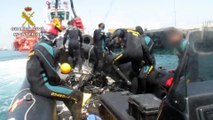 La Guardia Civil rescata con vida 10 inmigrantes atrapados bajo muelle del puerto de Algeciras