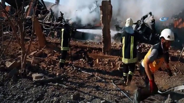 - Esad rejimi ve Rusya, İdlib ve Hama'yı vurmaya devam ediyor- Sivil Savunma Ekibine Saldırı Anı