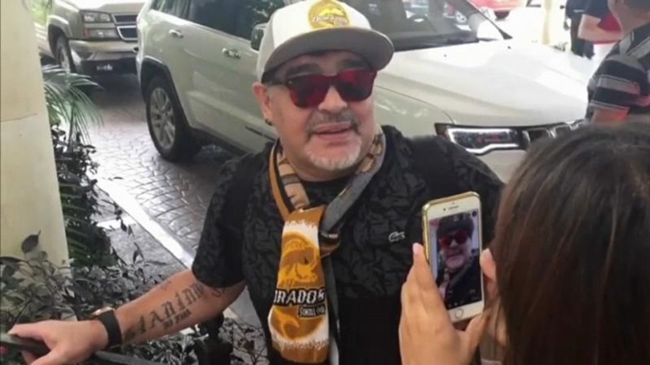 Tömegek köszöntötték Mexikóban Maradonát