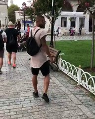 Barcelonalı Rafinha, Sultanahmet'te top oynamak istedi ama...