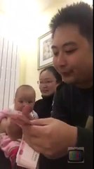 Chinese Baby Laugh Hysterically When His Dad Count The Money