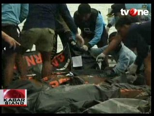 8 Jenazah Kembali Dievakuasi ke KRI Banda Aceh