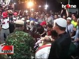 Pemakaman Pramugari AirAsia Dibanjiri Ratusan Pelayat