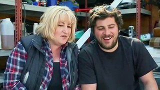Getting the Builders In - S01E09
