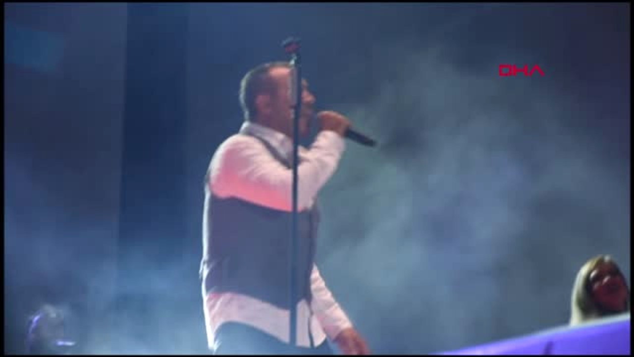 İzmir'in 96'ncı Kurtuluş Yıl Dönümünde Haluk Levent Konseri