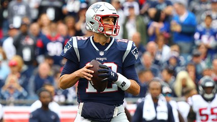 Brady shows pinpoint accuracy on 30-yard pass to Gronk