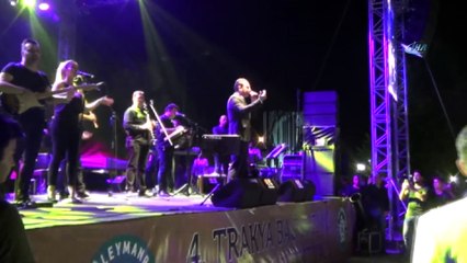 Aşk şarkılarının adamı Ferhat Göçer, unutulmaz bir gece yaşattı