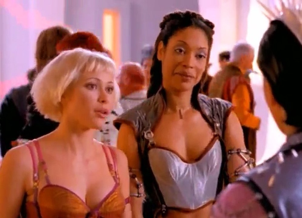 Cleopatra 2525 S02 - Ep01 The Watch HD Watch