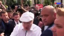 Жириновский ты говно ИЗБИЛИ Жириновского на митинге 9 сентября против пенсионной реформы Выборы 2018