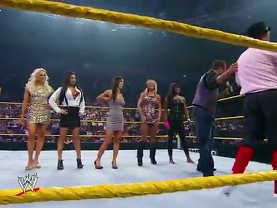 WWE  AJ Lee  Dance