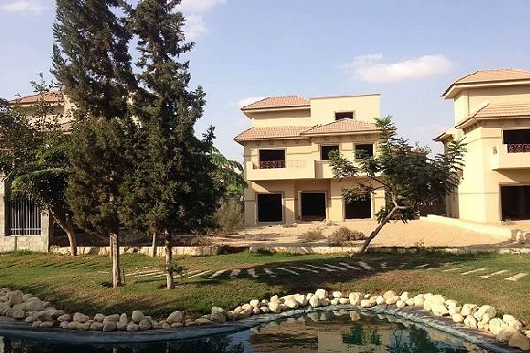 توين هاوس فيلا 3 ادوار للبيع في موون فالي كمبوند بالقاهره الجديده