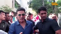 Akshay Kumar celebrates his birthday with fans