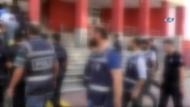 Ankesörlü telefonlar üzerinden FETÖ imamlarıyla irtibat kurulmasına ilişkin İstanbul Cumhuriyet Başsavcılığınca yürütülen soruşturmada 71 asker ve 18 asker sözde imamları olmak üzere 89 şüphelinin yakalanması için operasyon başlatıldı