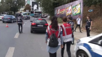 Okulun ilk gününde polisten asayiş uygulaması