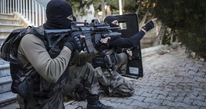 Son Dakika! Batman'da, Özel Harekat Polislerini Taşıyan Zırhlı Araç Kaza Yaptı: Çok Sayıda Yaralı Var