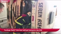 Yenikapı Sahil Yolu'nda hafriyat kamyonu devrildi