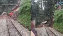 Himachal Pradesh:Shimla Kalka Track पर Landslide से रुकी Trains|Viral Video|वनइंडिया हिंदी
