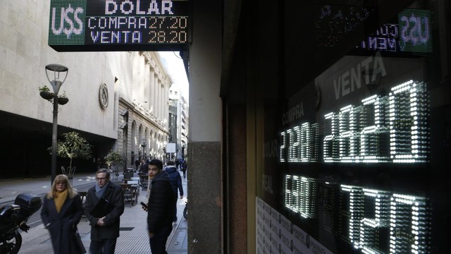 Argentina's currency woes deepen crisis | Counting the Cost (Full)