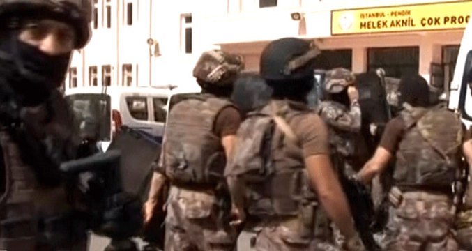 Son Dakika! İstanbul'da Liseye Gelen Uzman Çavuş, Okulda Çalışan Nişanlısını Rehin Aldı