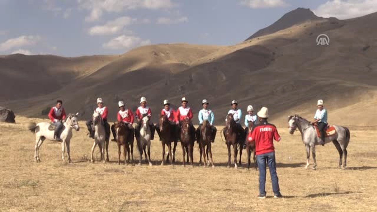 Kırgız Türkleri "Dünya Göçebe Oyunları"Na Hazırlanıyor(1)