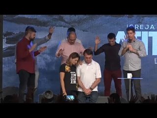 Bolsonaro agradece a Deus "por uma nova vida"