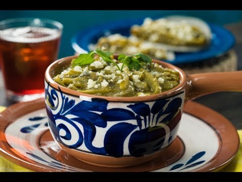 Nopales con Rajas en Salsa Verde | Guisado de Nopal con RAJAS