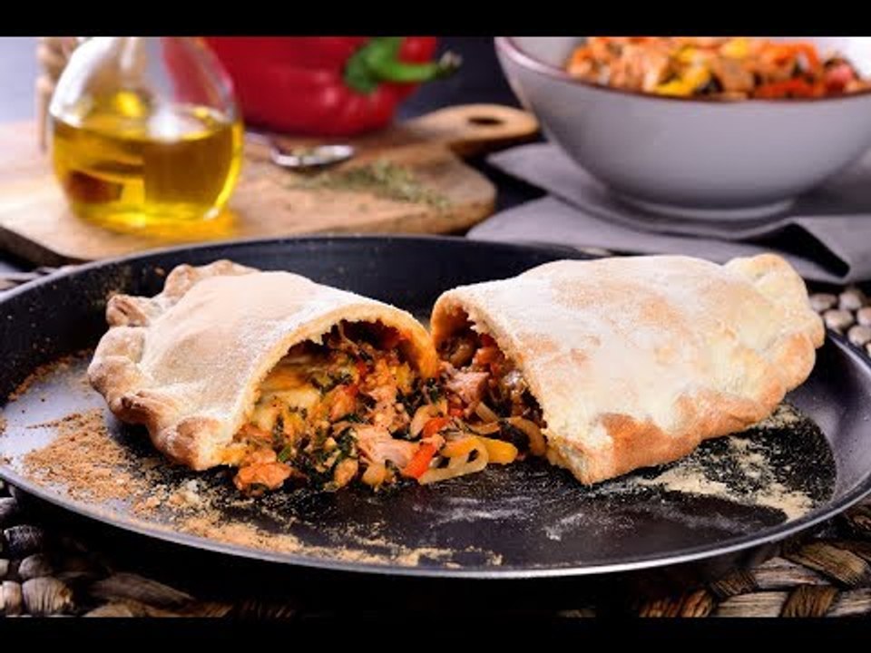 Calzone de Atún con Pimientos