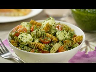 Ensalada de Pasta con Pesto Estilo Caprese